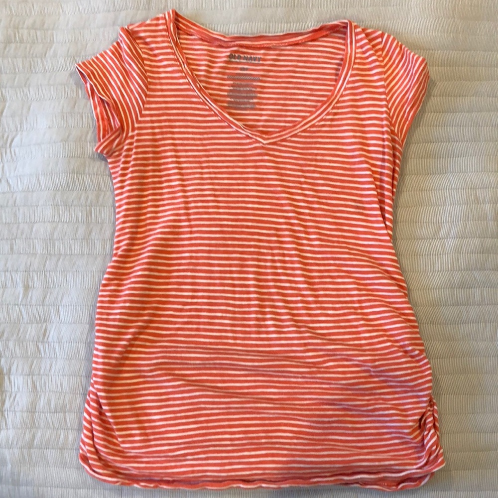 Old Navy Maternity Tee